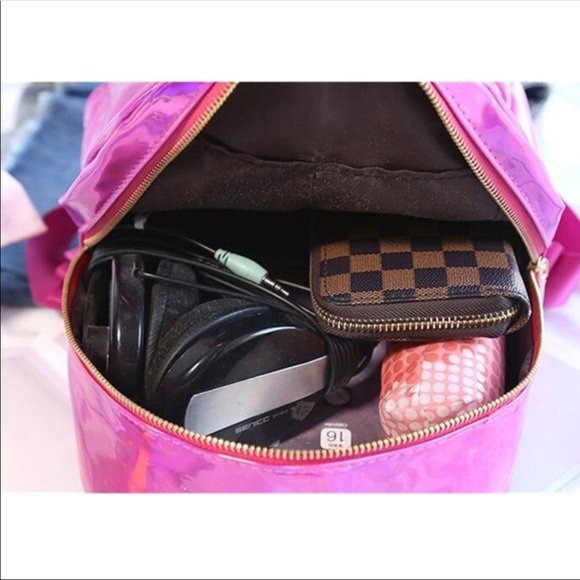 Gold iridescent back pack 🎒 - Picture 3 of 5